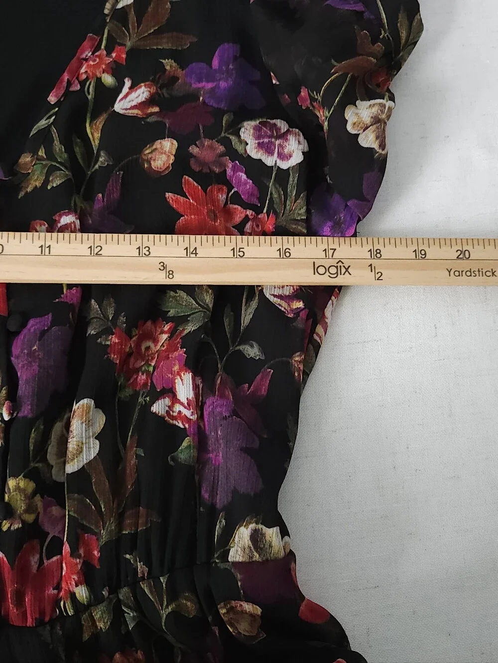 Calvin Klein 4 Black Floral Chiffon‎ Maxi Dress Short Sleeve V-Neck Ruffle Hem